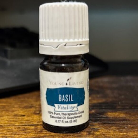 Young Living Basil Essential Oil - vitality - Sealed/New - Picture 1 of 1
